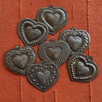 2.5" set/7 Milagros, Metal Hearts Haiti